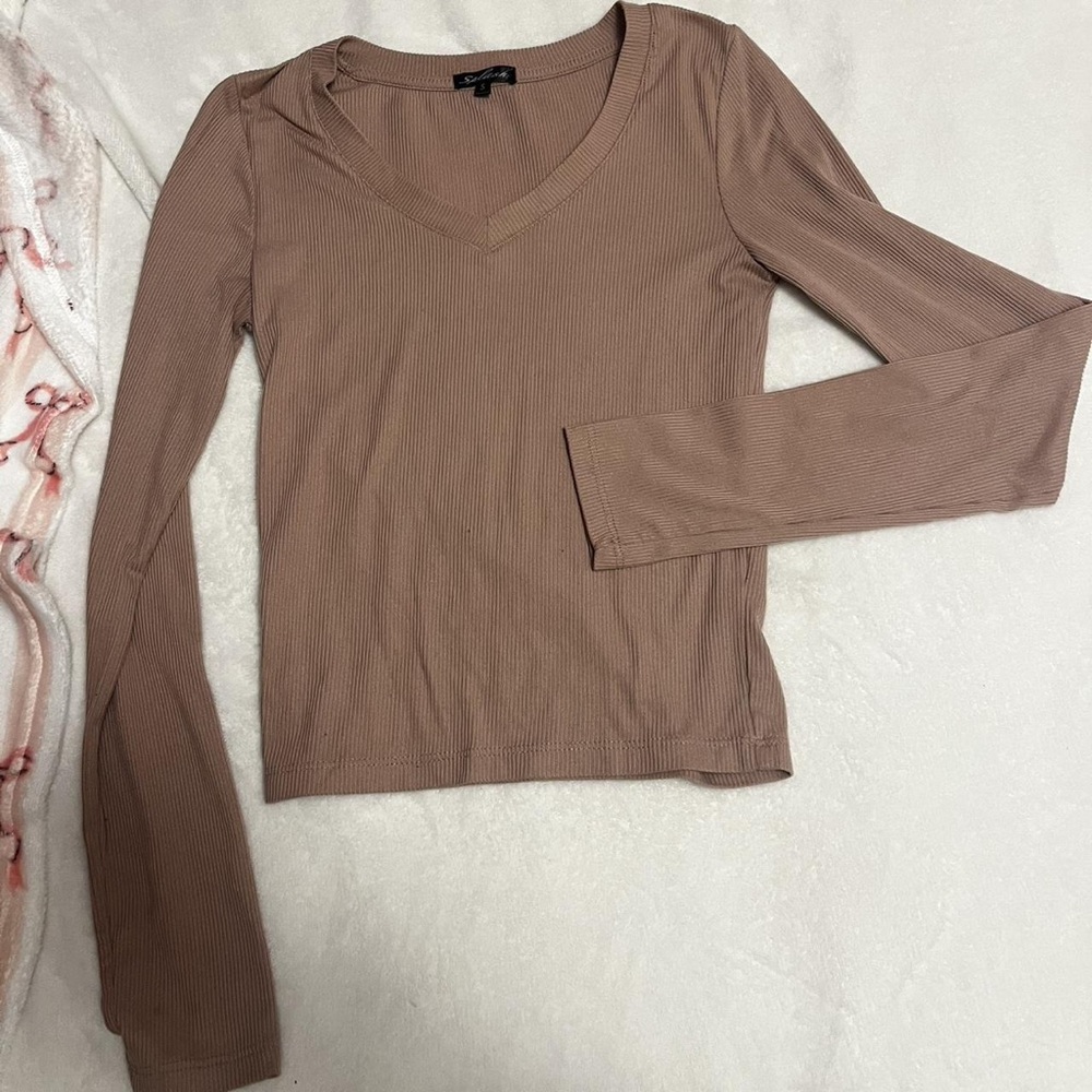 Women's V-Neck Sweater in Tan